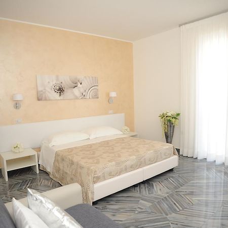 Casa Alfieri"Rooms And Apartments" Porto Cesareo Esterno foto